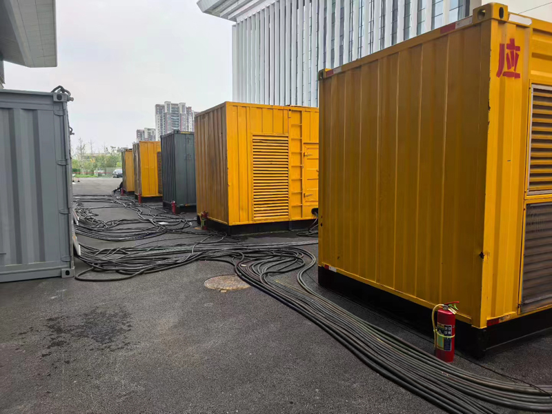 建水不同季节柴油发电机组保养有哪些注意事项?