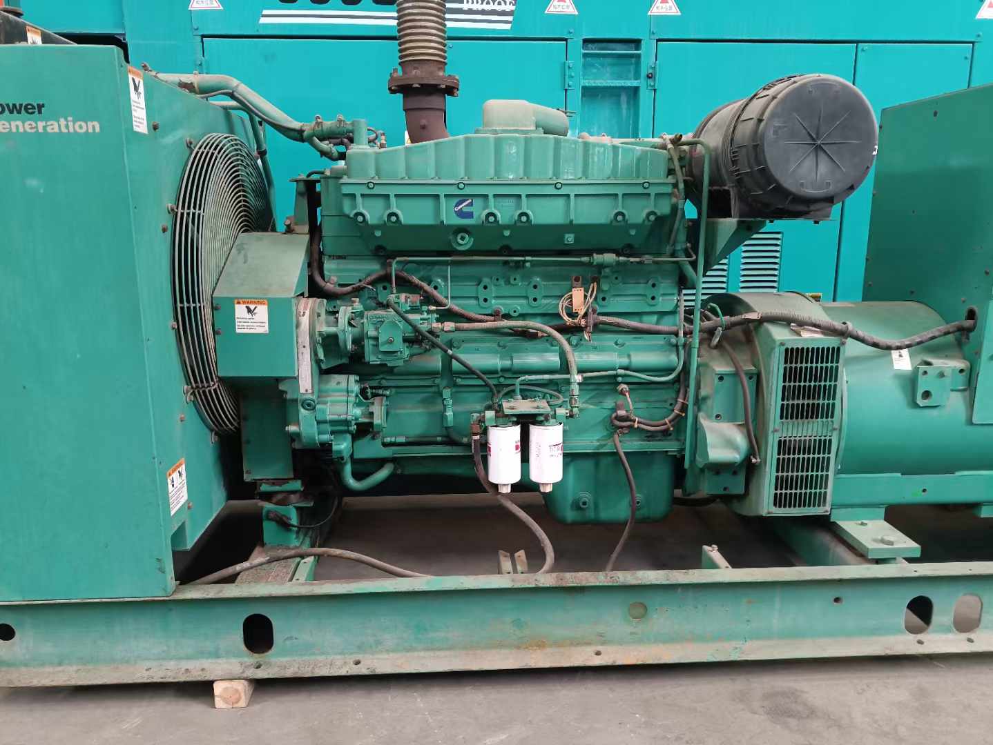 建水过载会对 600kW 柴油发电机组造成哪些损害？
